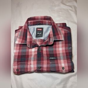 Wrangler Men's Red Plaid Short Sleeve‎ Shirt Size Medium